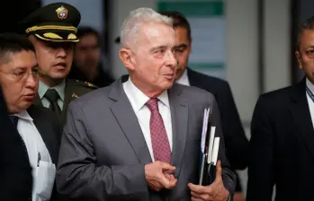 Álvaro Uribe está siendo juzgado por los delitos de fraude procesal y soborno a testigos. FOTO COLPRENSA
