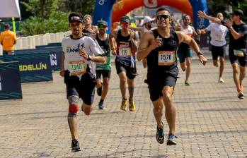 Con la participación de 18.600 atletas se vivió la colorida fiesta de la Maratón de Medellín 