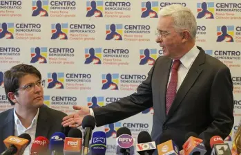 El expresidente Álvaro Uribe le dio la cabeza de lista al Senado del Centro Democrático a Miguel Uribe en 2022. FOTO COLPRENSA