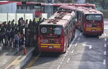 El alza del pasaje de Transmilenio para el 2026 será del 10,9 % respecto al 2024. Foto: Colprensa - Camila Díaz