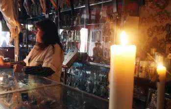 Negocios del centro de Bogotá sin servicio de energía. Foto de referencia: Colprensa/Germán Enciso.