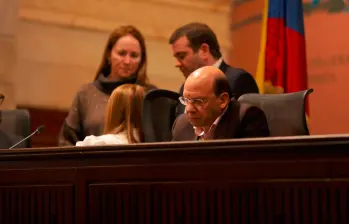 El ministro de Hacienda, Germán Ávila, radico la ponencia mayoritaria del Presupuesto General de la Nación. FOTO CORTESÍA. 