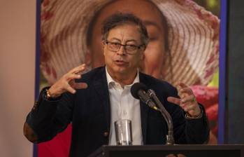 En medio de un discurso en Cali, el presidente Gustavo Petro dijo que Colombia debía ir hacia una Asamblea Constituyente. Foto: Carlos Alberto Velásquez Piedrahita.