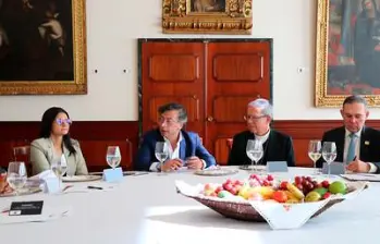 Los participantes instaron a rechazar todo tipo de violencia “como forma de resolver los conflictos políticos y sociales”. FOTO: PRESIDENCIA