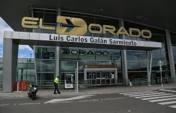 El hecho ocurrió el pasado 21 de julio cuando un funcionario ingresó sin autorización a su hijo bajo la excusa de estar asistiendo a “un proceso de capacitación”. Foto, Colprensa. 