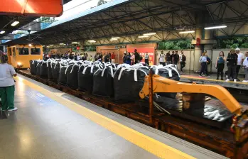 Aspecto de la locomotora que por estos días transita por las estaciones del Metro de Medellín. FOTO: Cortesía Metro de Medellín Aspecto de la locomotora que por estos días transita por las estaciones del Metro de Medellín. FOTO: Cortesía Metro de Medellín