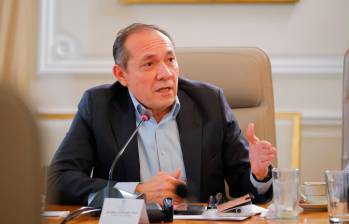 Ministro de Trabajo no descarta subir el salario mínimo por encima de los $2 millones tras la suspensión temporal. FOTO: Presidencia