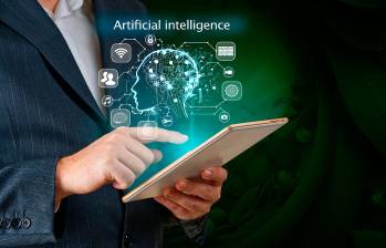 Los empleos del futuro exigirán combinar conocimientos humanos con el uso de herramientas de inteligencia artificial. FOTO: Cortesía Zoho