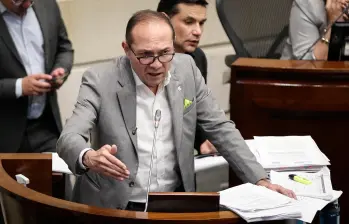 Hasta el momento, han sido aprobados 17 artículos, en medio del malestar generado por el decreto que convoca una consulta popular impulsada por el Gobierno. Foto: Colprensa