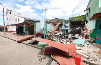 Así quedó una vivienda en el municipio de Paratebueno, en Cundinamarca, tras el sismo de magnitud 6.5 que se registró el domingo 8 de junio. FOTO: AFP