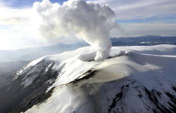 Según el Servicio Geológico Colombiano, Caldas, Tolima, Risaralda y Nariño serían los departamentos con mayor riqueza de generación de energía geotérmica, debido a volcanes como el Nevado del Ruíz, San Diego y Cerro Bravo. Foto: AFP