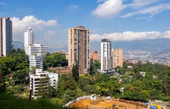 De acuerdo con el reporte, 35,7% de los colombianos viven en arriendo. Las cifras del país están por debajo del promedio del bloque, que se encuentra en 71,1%. Foto: Camilo Suárez