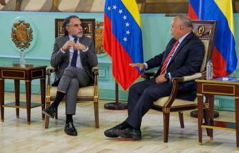 El embajador de Colombia en Venezuela, Armando Benedetti, se reunió con el diputado venezolano Diosdado Cabello. FOTO cortesía