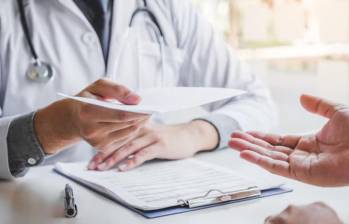 De acuerdo con las autoridades, el Consejo Médico de la India ya había recomendado en 2016 mejorar la legibilidad de la letra de los médicos, pero la práctica nunca se generalizó. FOTO: Freepik