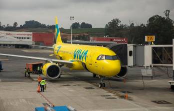 Esta semana Viva anunció que debió dejar cinco aviones en tierra a petición del dueño de dichas aeronaves. La aerolínea aboga porque las autoridades resuelvan la integración con Avianca en unos días. FOTO El Colombiano