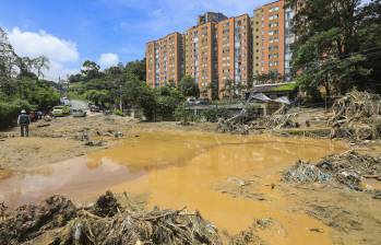Descripción: Daños e inundaciones por lluvias en Medellín. Un muerto, un desaparecido, vías cerradas y más desastres dejan lluvias torrenciales en Medellín Desde el pasado fin de semana la temporada de lluvias ya deja más de 68 viviendas afectadas y 7 viviendas colapsadas en Medellín. Personajes: . Fecha de evento: 29/04/2025. Foto: Esneyder Gutiérrez