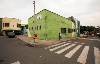 La Institución Educativa Alcaldía de Medellin se ha visto afectada por las intimidaciones a uno de sus docentes. FOTO: CARLOS VELÁSQUEZ