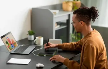 La plataforma Preply revisó cuáles son estos tipos de trabajos mejor pagados en Latinoamérica. FOTO: FREEPIK