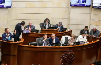 Mientras la plenaria se prepara para debatir la laboral a partir de las 8:30 a.m., un grupo de dirigentes y voceros de partidos pidió al procurador mediar para garantizar la transparencia electoral. FOTO Colprensa/cortesía