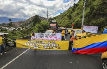 Imagen de referencia de una manifestación de taxistas en la ciudad de Medellín. Foto: Esneyder Gutiérrez Imagen de referencia de una manifestación de taxistas en la ciudad de Medellín. Foto: Esneyder Gutiérrez