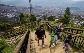 Las autoridades recomendaron que los ciudadanos que piensan ir a los cerros lo hagan de manera responsable. No están permitidas las fogatas ni las acampadas ni las mascotas sin bozal. FOTO: EL COLOMBIANO