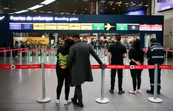 Aunque aún no han habido grandes afectaciones en los vuelos, la Aeronáutica Civil recomendó llegar a las terminales aéreas con anticipación. Foto: Colprensa