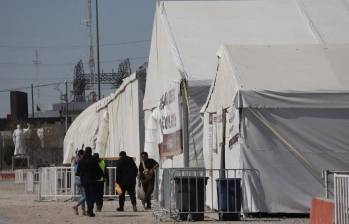Se han instalado cerca de 12 Centros Integradores Paisano en puntos clave de la frontera con Estados Unidos, como Tijuana, Ciudad Juárez y Nuevo Laredo. Foto: AFP. 