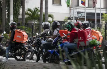 Según un informe, tan solo el 14% de los encuestados tendría un empleo formal si no existieran estas plataformas. El 44% estaría desempleado y el 32% trabajando de manera independiente en actividades con baja probabilidad de formalidad. FOTO: Manuel Saldarriaga.
