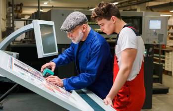 Las prácticas profesionales ahora cuentan como experiencia laboral válida, gracias al Decreto 616, facilitando el ingreso de los jóvenes al mercado laboral. FOTO: SHUTTERSTOCK