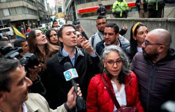 A Daniel Quintero (centro) lo acusan de haber hecho campaña abiertamente mientras fue alcalde, a favor del Pacto Histórico. FOTO EL COLOMBIANO