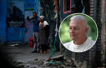 Óscar Rosas relató en Los informantes los años en los que, según su testimonio, fue obligado a cocinar bajo amenazas en el antiguo Bronx de Bogotá. FOTO: Colprensa, captura de video. 