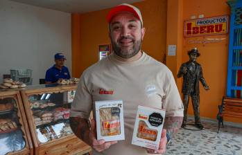 La familia produce las famosas “lenguas” que se han vuelto el símbolo gastronómico del municipio. Iberu fue fundada por un apasionado por el tango. FOTO Manuel Saldarriaga