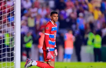 El guardameta colombiano Kevin Mier no levanta cabeza en la temporada con 9 goles en contra. Foto: GETTY