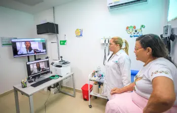 El programa está en la fase de conectividad, que consiste en la dotación a los hospitales, puestos de salud y equipos básicos con herramientas tecnológicas como equipos biomédicos, pruebas rápidas e internet satelital para que el médico personal pueda acceder a la teleasistencia. FOTO CAMILO SUÁREZ ECHEVERRY