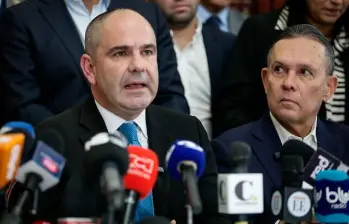 Vallejo (izquierda) señaló que el Gobierno Nacional tiene una responsabilidad de lo que está sucediendo con la oposición. FOTO: COLPRENSA