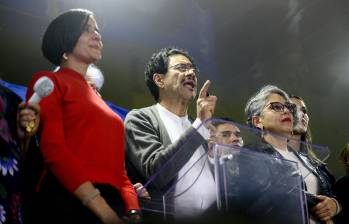 Bogotá. Octubre 26 de 2025. Ivan Cepeda celebra junto a sus simpatizantes, tras haber sido seleccionado como el candidato oficial del Pacto Histórico para las elecciones presidenciales del 2026. (Colprensa - Lina Gasca) Bogotá. Octubre 26 de 2025. Ivan Cepeda celebra junto a sus simpatizantes, tras haber sido seleccionado como el candidato oficial del Pacto Histórico para las elecciones presidenciales del 2026. (Colprensa - Lina Gasca)