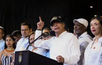 Desde Cali, el mandatario arreció en su discurso y defendió que hayan acudido a la consulta popular vía decreto, lo que en la práctica implica desconocer la decisión del Senado. FOTO: PRESIDENCIA