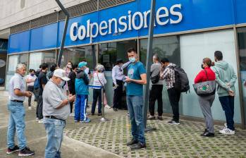 Colpensiones recibirá los ahorros de cerca de 20 millones de personas afiliadas a los fondos privados en Colombia, tras la reforma pensional. FOTO CAMILO SUÁREZ