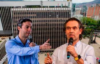 El alcalde de Medellín, Federico Gutiérrez (derecha), pidió investigar si durante la alcaldía de Daniel Quintero la gerencia de Afinia fue vendida a grupo de políticos. FOTOS: ARCHIVO EL COLOMBIANO
