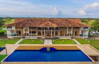 Esta es la casona principal de la hacienda Támesis, en la zona rural de Montería. Se han planteado proyectos de turismo y académicos, con asesoría de la Universidad de Córdoba, sin que nada se concrete. FOTO cortesía