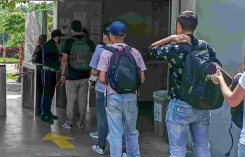 Aunque la cantidad de aspirantes ha disminuido, solo uno de cada cuatro logra ingresar a estudiar a la Universidad Nacional. FOTO El Colombiano