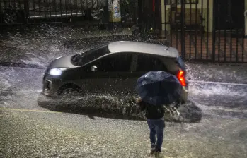Las fuertes lluvias han causado inundaciones en las calles y deprimidos de Medellín en días recientes.FOTO: Julio César Herrera
