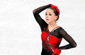 La deportista rusa consiguió, por primera vez en la historia, un cuádruple salto sobre el hielo. FOTO EFE