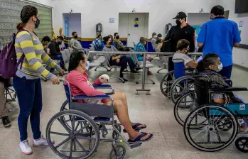 Algunos hospitales en Colombia han reportado en el último mes sobreocupación en urgencias de hasta 270 % y 643 %. FOTO Juan A. Sánchez