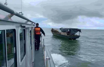 La Marina rescató a nueve personas asaltadas en altamar. Foto: cortesía