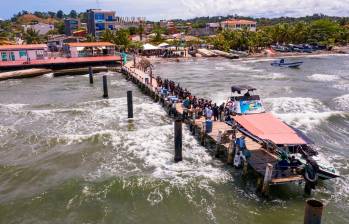 Los migrantes se encuentran atrapados en Necoclí, Turbo, Apartadó y Chigorodó ante la imposibilidad de abordar embarcaciones en los puertos de Turbo y Necoclí (foto). FOTO: MANUEL SALDARRIAGA