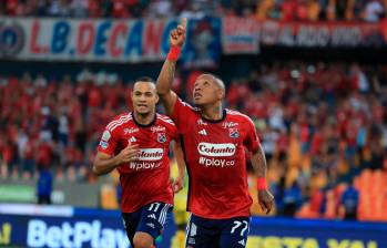 La celebración de Jhon Vásquez tras el tanto de penalti que le dio la victoria al DIM sobre Bucaramanga. FOTO JUAN ANTONIO SÁNCHEZ
