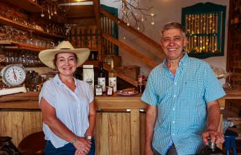 Luz Amparo Ruiz y Gustavo Restrepo rescataron, con su café, un siglo de historia en el corazón de Armenia Mantequilla. FOTO Manuel Saldarriaga