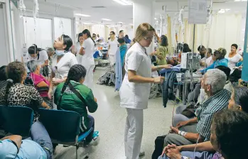 Las urgencias del hospital San Vicente Fundación llevan varias semanas con una ocupación por encima del 200%. FOTO El Colombiano