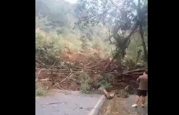 La emergencia causó cierre total y se estiman grandes traumatismos de movilidad en la zona sur de la ciudad. FOTO: CORTESÍA